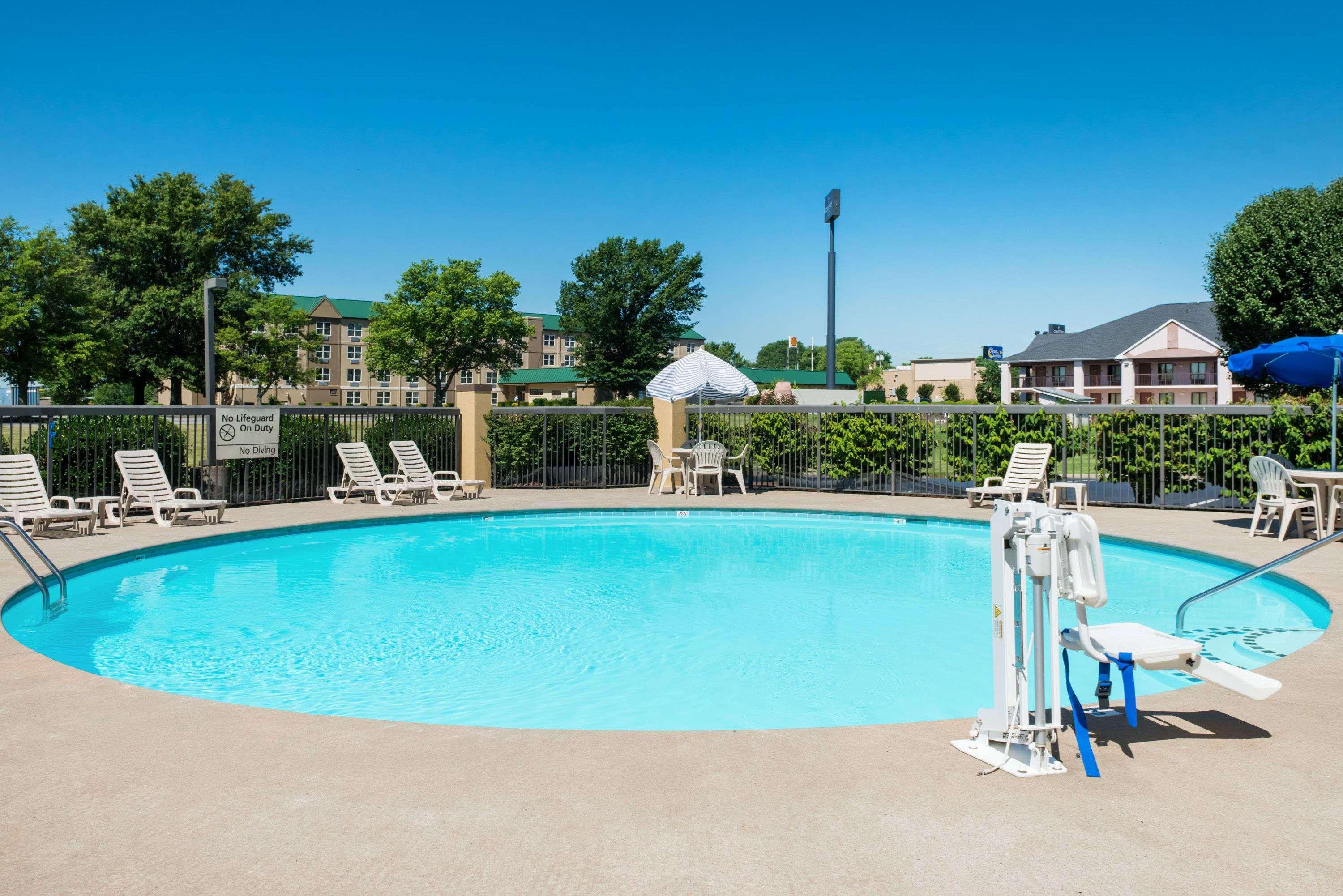Baymont By Wyndham Clarksville Northeast Kültér fotó